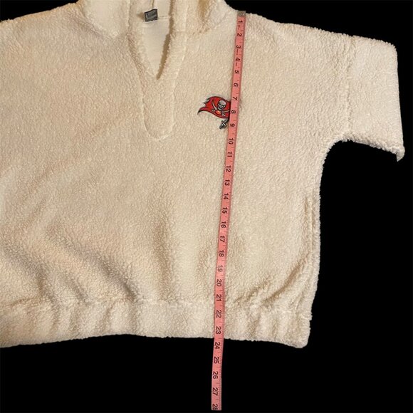 Women's Tampa Bay Buccaneers Concepts Sport Cream Fluffy Hoodie Top & Shorts Set - Picture 7 of 8